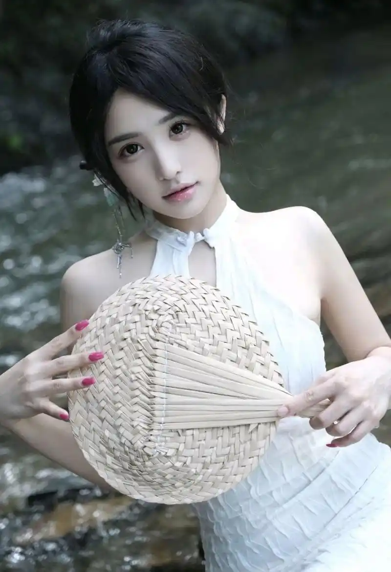 《漫长的季节》釉彩海报